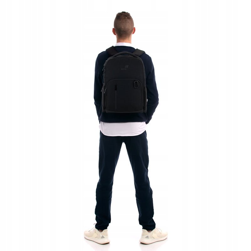 Plecak Kite Anti Gravity AGS założony na plecy, prezentacja ergonomii.