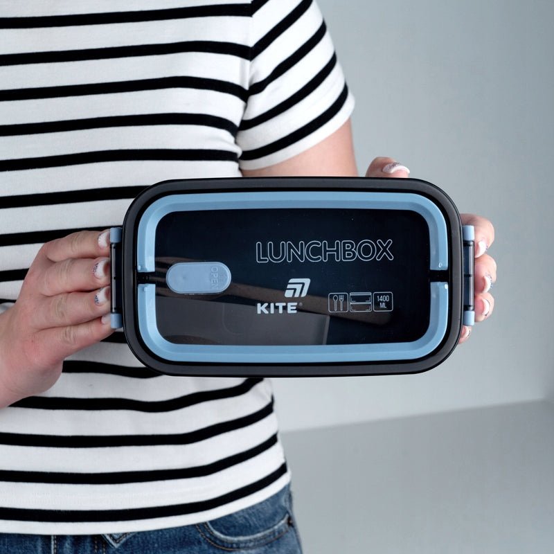 Lunchbox 1400 ml wykonany z bezpiecznego tworzywa BPA Free.