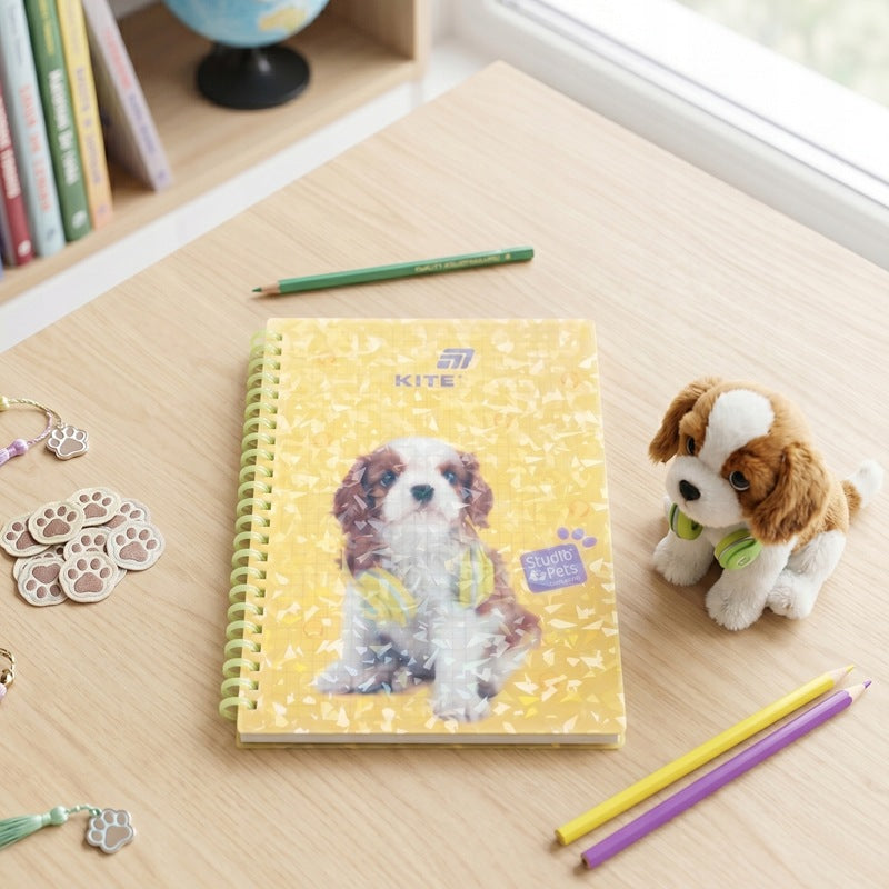 Notes A5 Studio Pets w kratkę na spirali.