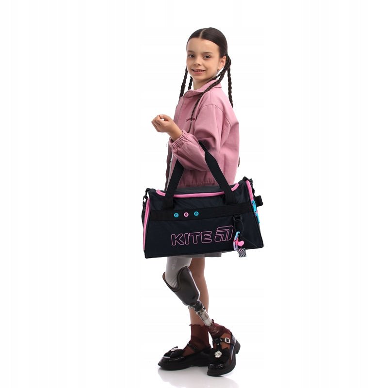 Lekka torba sportowa Kite K25-2505-2 dla dzieci 115–145 cm, z wypukłym nadrukiem i kieszenią na buty