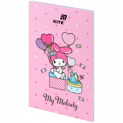 Notatnik A5 Kite My Melody z kolorowymi kartkami.