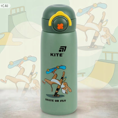 Matowa zielona obudowa Soft-Touch termobutelki Kite ukazana z tyłu