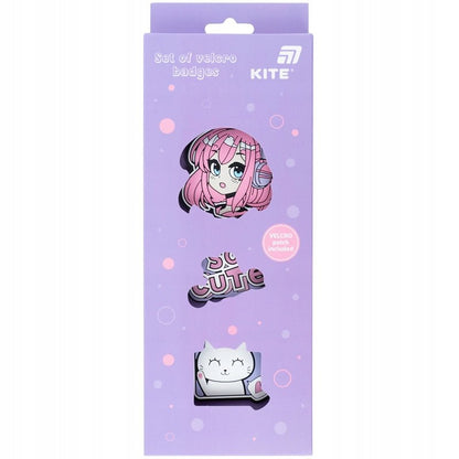 Trzy gumowe emblematy na rzep.