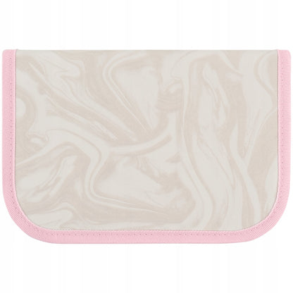 Widok tyłu piórnika Kite prezentujący trwały materiał poliestrowy i wysoką jakość wykończenia.