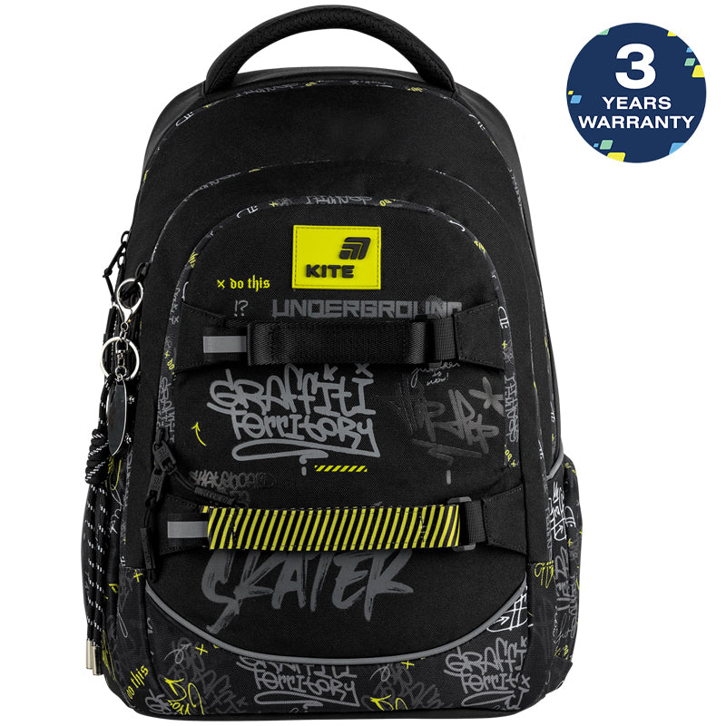 Batoh školní Kite Graffiti černý AGS pro chlapce 9-12 let s úchytem na skateboard