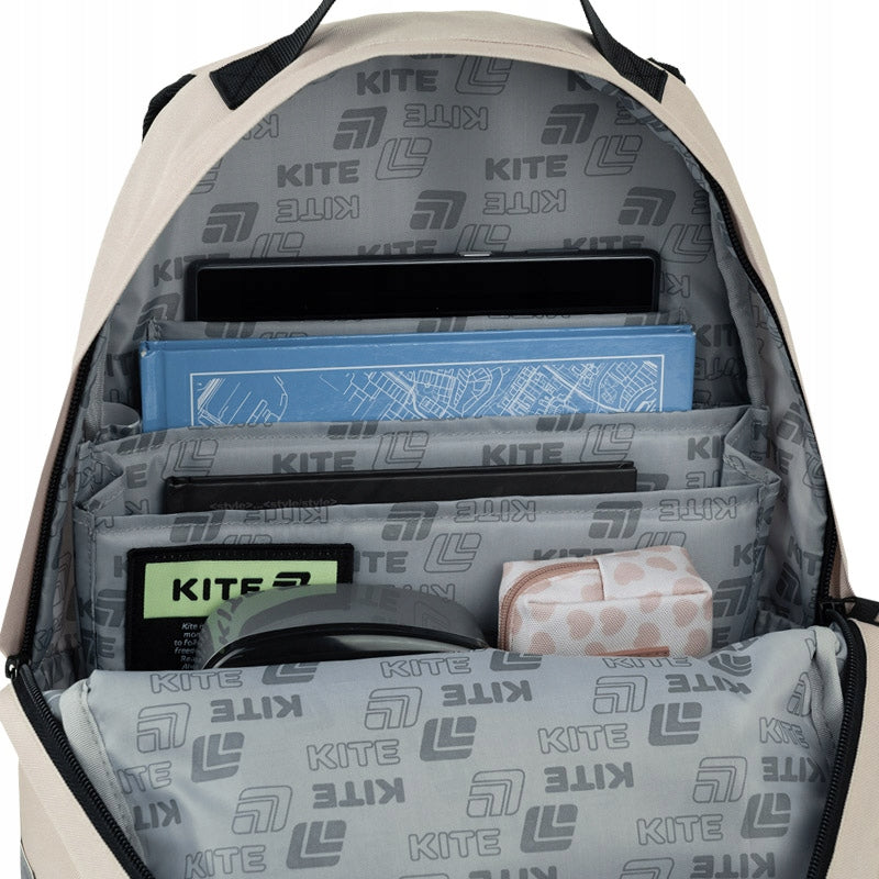 Wnętrze plecaka Kite Molang z przegrodami na książki i zeszyty