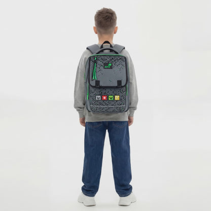 Ortopedický batoh školní na magnet pro chlapce třída 1–6 šedý Kite Pixel